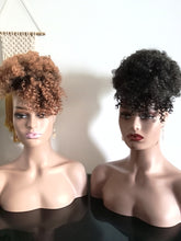 Charger l&#39;image dans la galerie, Demi Perruque Chignon Afro avec Frange
